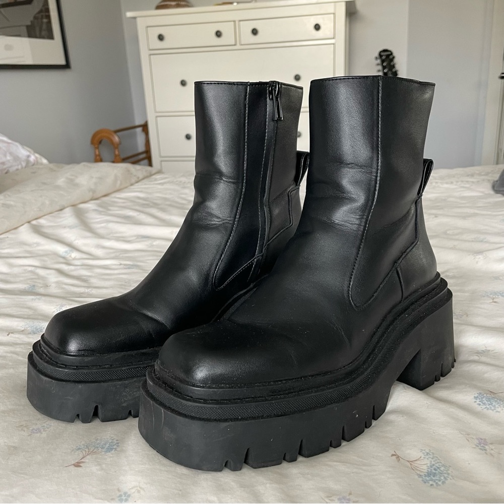 Zara Chunky Platfrom Black Boots